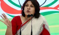 आरएसएस की विचारधारा लोकतांत्रिक मूल्यों के खिलाफ : सुप्रिया श्रीनेत