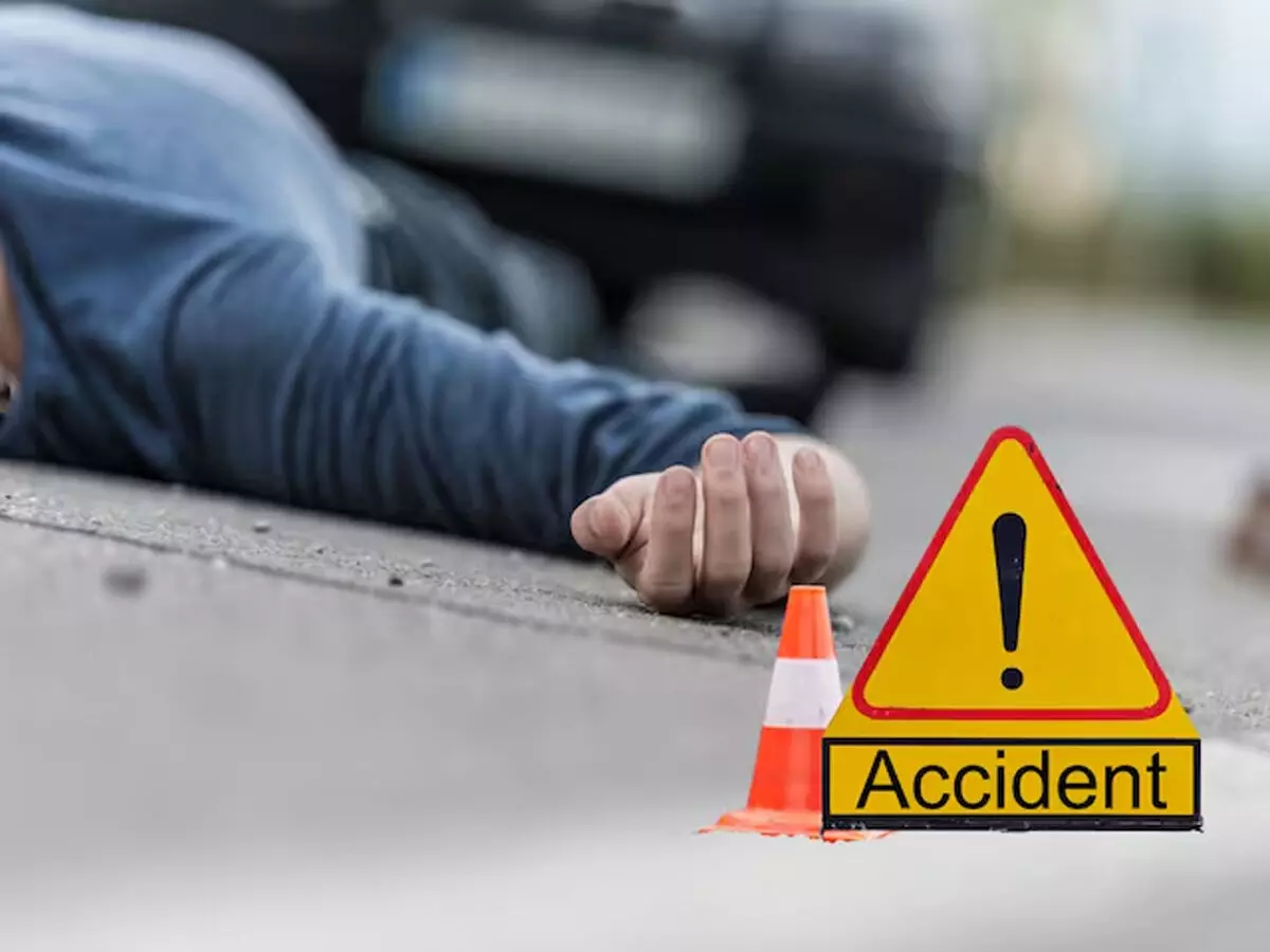 तेज रफ्तार का कहर : मुजफ्फरनगर में ट्रक से टकराई कार, 6 लोगों की मौत