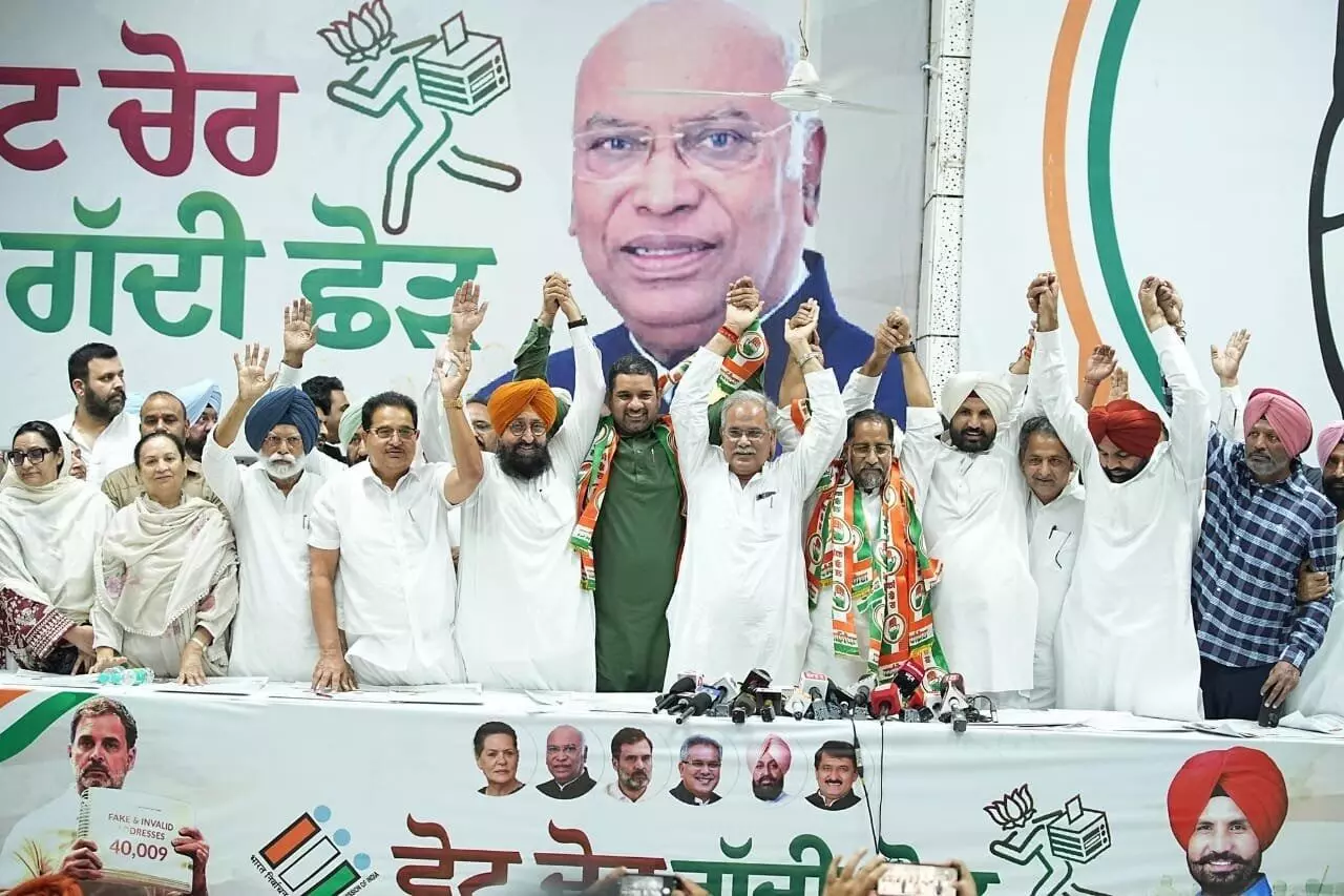 वरिष्ठ अकाली नेता और पूर्व मंत्री अनिल जोशी ने थामा कांग्रेस का हाथ, 35 साल तक रहे बीजेपी के नेता