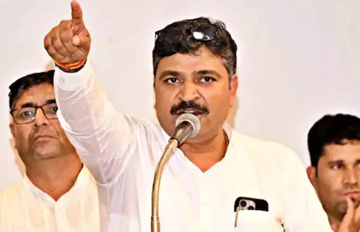 राज्य में किसी को भी विरोध करने का अधिकार नहीं है : टीकाराम जूली