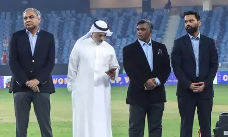 मोहसिन नकवी ने बीसीसीआई से माफी मांगी, मगर ट्रॉफी देने पर अड़े रहे, कहा -सूर्यकुमार यादव को इसे लेने के लिए एसीसी के ऑफिस आना होगा