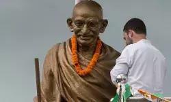 राहुल-अखिलेश और केजरीवाल समेत कई विपक्षी नेताओं ने महात्मा गांधी को श्रद्धांजलि अर्पित की, उनके सिद्धांतों को अपनाने पर दिया जोर