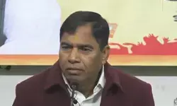 वीर सावरकर पर टिप्पणी अस्वीकार्य, कांग्रेस पार्टी दिवालियापन की शिकार : योगेंद्र चंदोलिया वीर सावरकर पर टिप्पणी अस्वीकार्य, कांग्रेस पार्टी दिवालियापन की शिकार : योगेंद्र चंदोलिया