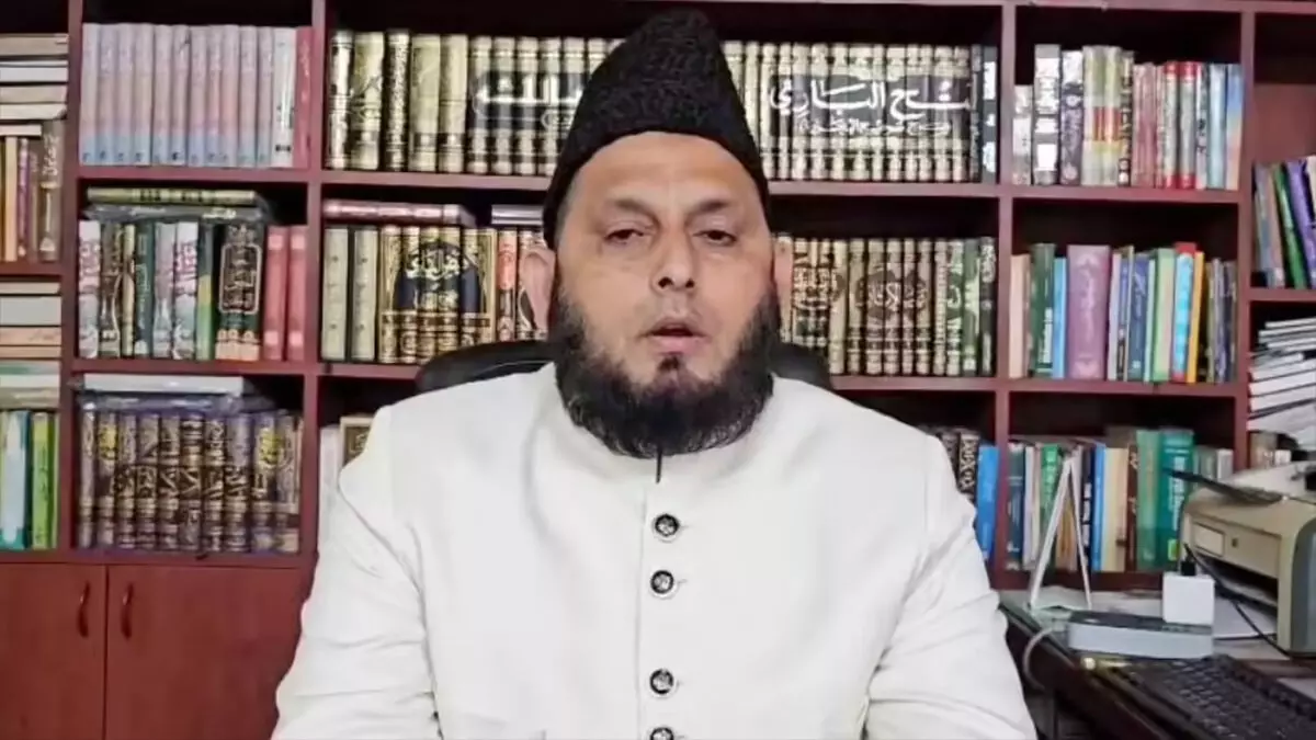 वक्फ अधिनियम के खिलाफ भारत बंद स्थगित, नई तारीख जल्द घोषित होगी : फरंगी महली