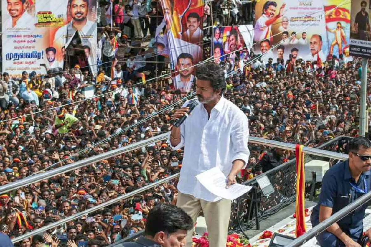 करूर भगदड़ के बाद विजय की सुरक्षा बढ़ी, एनडीए में शामिल करने की रणनीति तेज