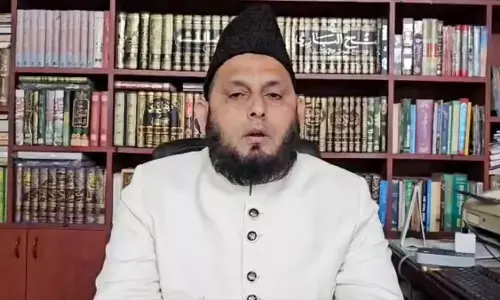 वक्फ अधिनियम के खिलाफ भारत बंद स्थगित, नई तारीख जल्द घोषित होगी : फरंगी महली वक्फ अधिनियम के खिलाफ भारत बंद स्थगित, नई तारीख जल्द घोषित होगी : फरंगी महली