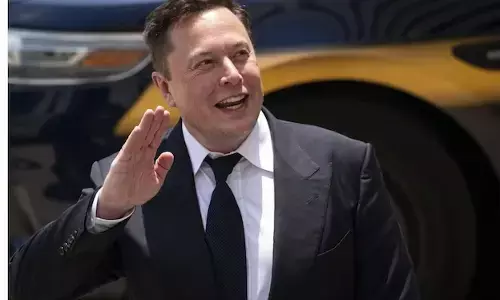 एलन मस्क 500 अरब डॉलर की नेट वर्थ का आंकड़ा छूने वाले दुनिया के पहले व्यक्ति बने