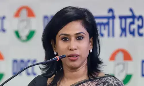 अगर इतनी हिम्मत थी तो एशिया कप पाकिस्तान के साथ क्यों खेला : शमा मोहम्मद अगर इतनी हिम्मत थी तो एशिया कप पाकिस्तान के साथ क्यों खेला : शमा मोहम्मद