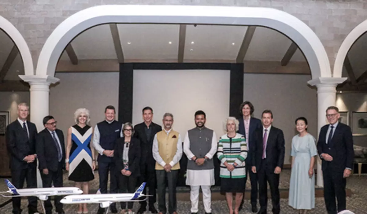 जयशंकर ने एयरबस और इंडिगो से की मुलाकात, भारत-यूरोप विमानन सहयोग पर चर्चा जयशंकर ने एयरबस और इंडिगो से की मुलाकात, भारत-यूरोप विमानन सहयोग पर चर्चा