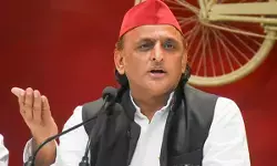 सरकार अपनी नाकामी छुपाने के लिए तानाशाही कर रही : अखिलेश यादव