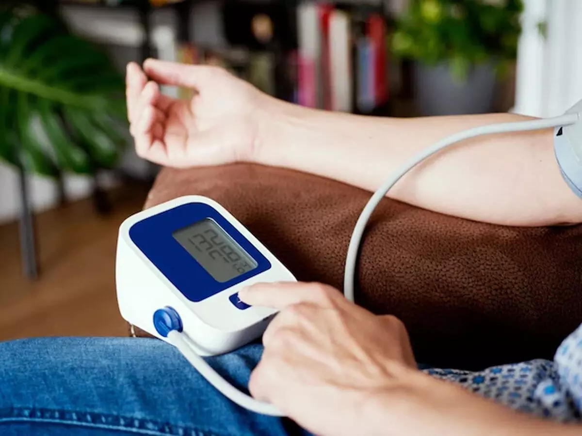 अगर अचानक गिर जाता है आपका बीपी, तो ये आयुर्वेद नुस्खे आएंगे काम