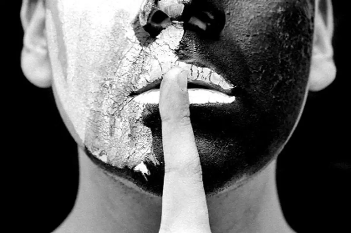 वनमानुस की चुप्पी