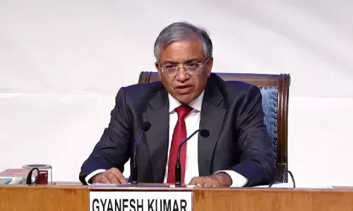 पटना में राजनीतिक दलों की चुनाव आयोग के साथ बैठक शुरू , सीईसी ज्ञानेश कुमार कर रहे चुनावी तैयारियों की समीक्षा पटना में राजनीतिक दलों की चुनाव आयोग के साथ बैठक शुरू , सीईसी ज्ञानेश कुमार कर रहे चुनावी तैयारियों की समीक्षा