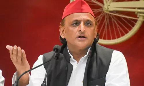 सरकार अपनी नाकामी छुपाने के लिए तानाशाही कर रही : अखिलेश यादव