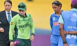 महिला विश्व कप 2025: भारत-पाकिस्तान के बीच हाई-वोल्टेज मैच, भारतीय कप्तान ने पाकिस्तानी कप्तान से नहीं मिलाया हाथ