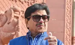 शत्रुघ्न सिन्हा ने राहुल को बताया परिपक्व और काबिल नेता, चुनाव आयोग पर वोट चोरी के आरोपों का खुलकर किया समर्थन शत्रुघ्न सिन्हा ने राहुल को बताया परिपक्व और काबिल नेता, चुनाव आयोग पर वोट चोरी के आरोपों का खुलकर किया समर्थन