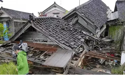 भूकंप के झटकों से फिर दहल उठा जापान, 2011 में आई सुनामी की दिलाई याद भूकंप के झटकों से फिर दहल उठा जापान, 2011 में आई सुनामी की दिलाई याद