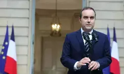 फ्रांस के पीएम सेबेस्टियन ने दिया इस्तीफा, फ्रांसीसी इतिहास में सबसे कम समय पद पर रहने वाले प्रधानमंत्री