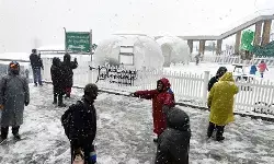 कश्मीर में पर्यटकों की संख्या में लगातार वृद्धि, पिछले दो महीनों में 3,000 से ज्यादा देशी पर्यटक ने किया दौरा