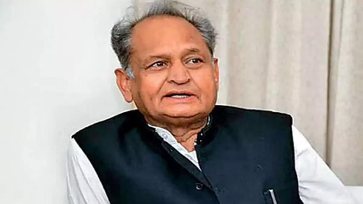 कफ सिरप विवाद पर अशोक गहलोत का हमला, सरकार से जांच की मांग