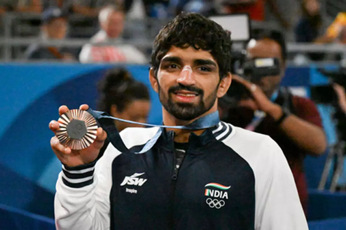 ओलंपिक पदक विजेता अमन सहरावत को भारतीय कुश्ती महासंघ ने किया निलंबित ओलंपिक पदक विजेता अमन सहरावत को भारतीय कुश्ती महासंघ ने किया निलंबित