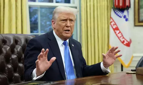 अमेरिका में हवाई यात्रा पर असर, शटडाउन पर गतिरोध जारी अमेरिका में हवाई यात्रा पर असर, शटडाउन पर गतिरोध जारी