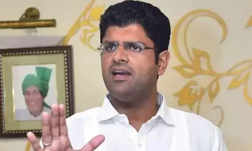 किसानों की हालत दयनीय, सरकार बेपरवाह : दुष्यंत चौटाला किसानों की हालत दयनीय, सरकार बेपरवाह : दुष्यंत चौटाला