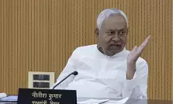 नीतीश कुमार के घर जेडीयू नेताओं की अहम बैठक, सीट बंटवारे को लेकर होगी चर्चा नीतीश कुमार के घर जेडीयू नेताओं की अहम बैठक, सीट बंटवारे को लेकर होगी चर्चा