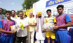 पंजाब में खेल क्रांति की शुरुआत : केजरीवाल और भगवंत मान ने 3,100 स्टेडियमों की योजना का किया शुभारंभ