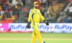 धोनी ने मदुरै में वेलाम्मल क्रिकेट स्टेडियम का किया उद्घाटन, झलक पाने को बेताब दिखे फैंस धोनी ने मदुरै में वेलाम्मल क्रिकेट स्टेडियम का किया उद्घाटन, झलक पाने को बेताब दिखे फैंस