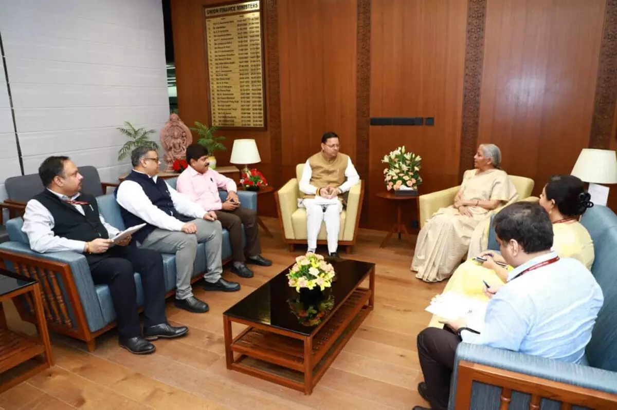 सीएम धामी की वित्त मंत्री सीतारमण से मुलाकात, उत्तराखंड को मिले सहयोग के लिए जताया आभार
