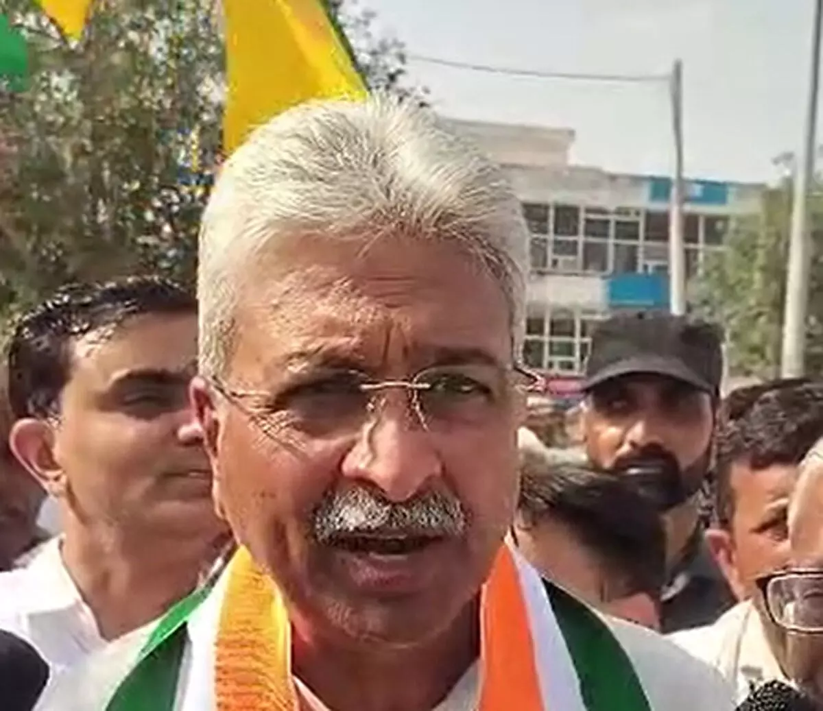 रेवाड़ी मंडी में कांग्रेस अध्यक्ष राव नरेंद्र सिंह का दौरा, बाजरा खरीद पर सरकार को घेरा