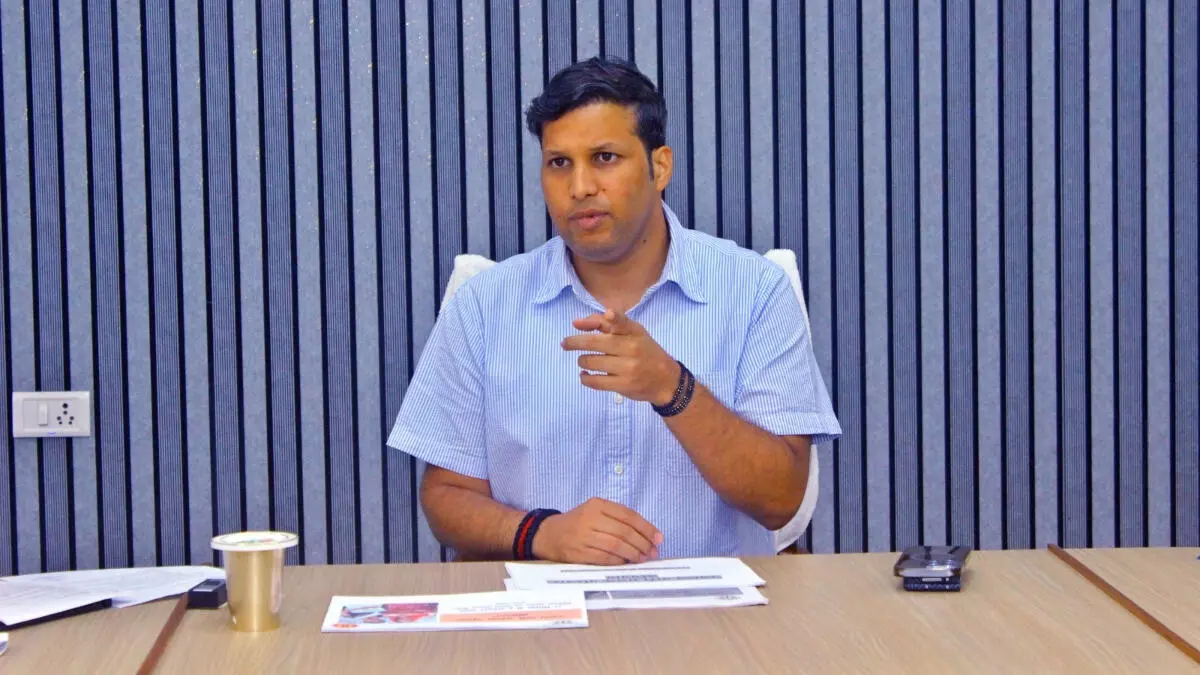 गाजियाबाद डीएम की बड़ी कार्रवाई : जन शिकायतों में लापरवाही पर 35 अधिकारियों का वेतन रोका