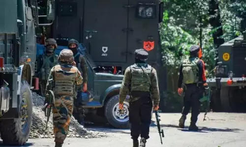 जम्मू-कश्मीर में दो जवान लापता, बर्फीले तूफान से सर्च ऑपरेशन बाधित