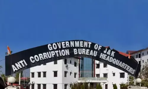 जम्मू कश्मीर में भ्रष्टाचार निरोधक ब्यूरो के घेरे में 10 राजनेता, 90 जेकेएएस और आईएएस अधिकारी