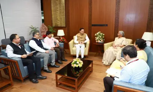 सीएम धामी की वित्त मंत्री सीतारमण से मुलाकात, उत्तराखंड को मिले सहयोग के लिए जताया आभार
