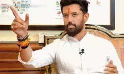 भाजपा नेता लगा रहे चिराग के घर के चक्कर, बिहार चुनाव में सीट बंटवारे को लेकर लोजपा समझौते के मूड में नहीं आ रही नज़र भाजपा नेता लगा रहे चिराग के घर के चक्कर, बिहार चुनाव में सीट बंटवारे को लेकर लोजपा समझौते के मूड में नहीं आ रही नज़र