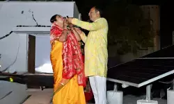 करवा चौथ पर नेताओं ने निभाई परंपरा, दी देशवासियों को शुभकामनाएं