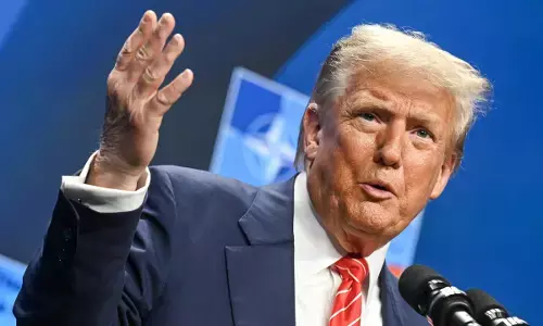 ट्रंप ने पुतिन से बातचीत के लिए मास्को भेजा अपना खास दूत , जेलेंस्की भी पीस प्लान पर चर्चा के लिए तैयार