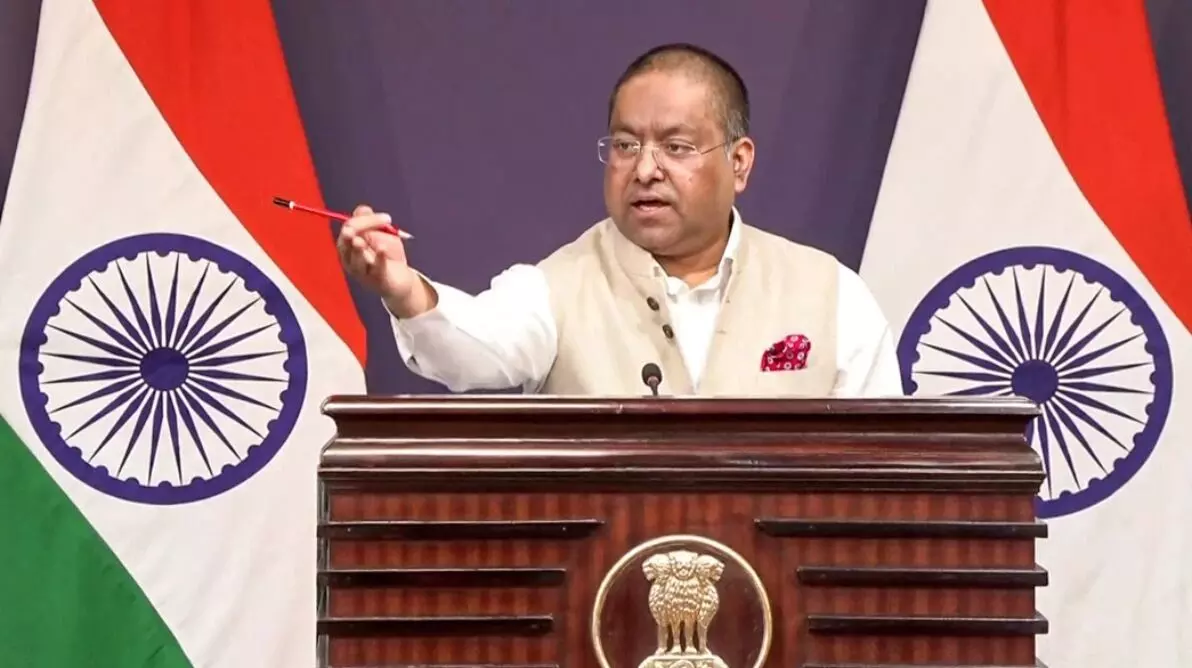 दिल्ली : महिला पत्रकारों की एंट्री बैन पर एमईए ने दी प्रतिक्रिया, बोली-अफगान दूतावास का परिसर भारत सरकार के अधिकार क्षेत्र से बाहर है