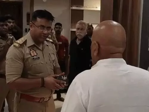 अजय राय समेत तमाम कांग्रेस कार्यकर्ताओं को पुलिस ने हिरासत में लिया, हरिओम वाल्मीकि के परिजनों से मिलने से रोका