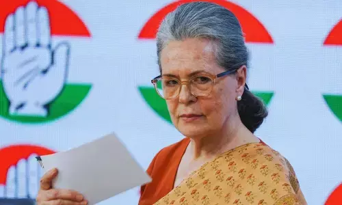 सोनिया गांधी ने आईपीएस पूरन कुमार की पत्नी को लिखा पत्र, कहा - उन्होंने सामाजिक न्याय की कसौटी पर खरा उतरने का प्रस्तुत किया उदाहरण सोनिया गांधी ने आईपीएस पूरन कुमार की पत्नी को लिखा पत्र, कहा - उन्होंने सामाजिक न्याय की कसौटी पर खरा उतरने का प्रस्तुत किया उदाहरण