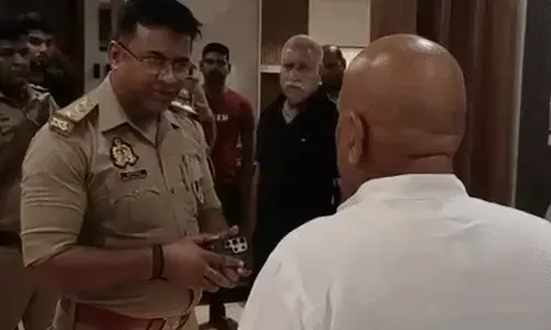 अजय राय समेत तमाम कांग्रेस कार्यकर्ताओं को पुलिस ने हिरासत में लिया, हरिओम वाल्मीकि के परिजनों से मिलने से रोका