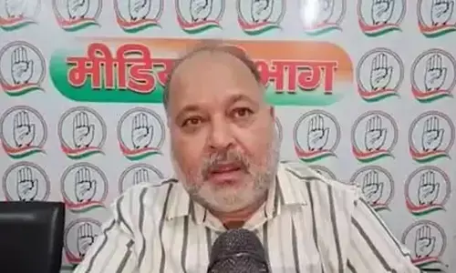 कांग्रेस ने भाजपा के हर घर स्वदेशी, घर-घर स्वदेशी के पम्पलेट जारी करने पर कसा तंज, कहा - इनका स्वदेशी नारा सिर्फ दिखावा