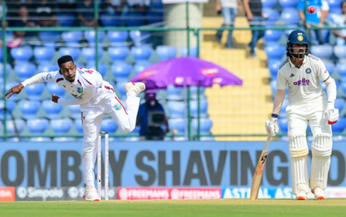 भारत का बल्लेबाजी न करना हैरान करने वाला फैसला: खैरी पियरे भारत का बल्लेबाजी न करना हैरान करने वाला फैसला: खैरी पियरे