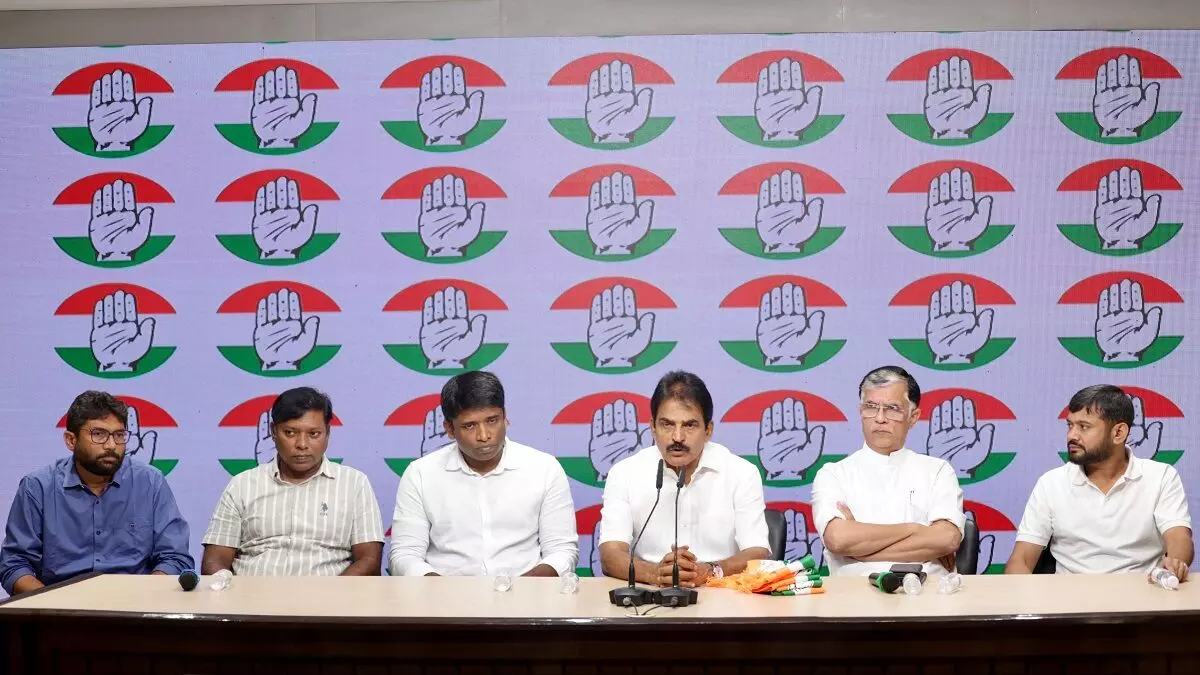 पूर्व आईएएस गोपीनाथन कांग्रेस में हुए शामिल, बोले - केवल यही पार्टी देश को सही दिशा में ले जा सकती है