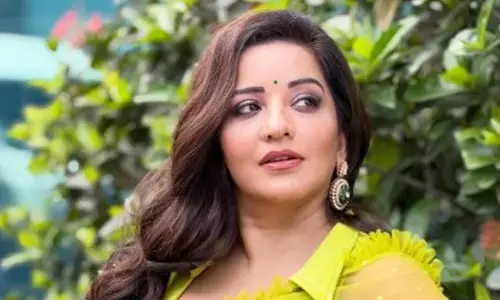 मोनालिसा ने बिजुरिया गाने पर साड़ी में डांस करते हुए वीडियो किया शेयर