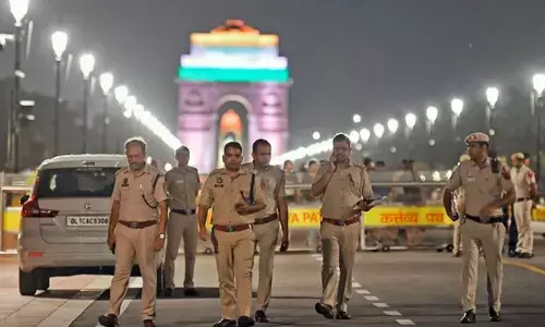 राजधानी में सुरक्षा बढ़ी, दिल्ली पुलिस ने शुरू किया विशेष चेकिंग अभियान राजधानी में सुरक्षा बढ़ी, दिल्ली पुलिस ने शुरू किया विशेष चेकिंग अभियान