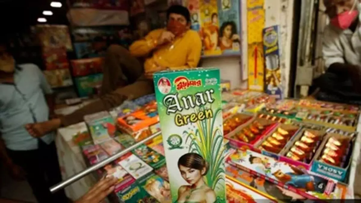 सामान्य पटाखे बनाम ग्रीन पटाखे