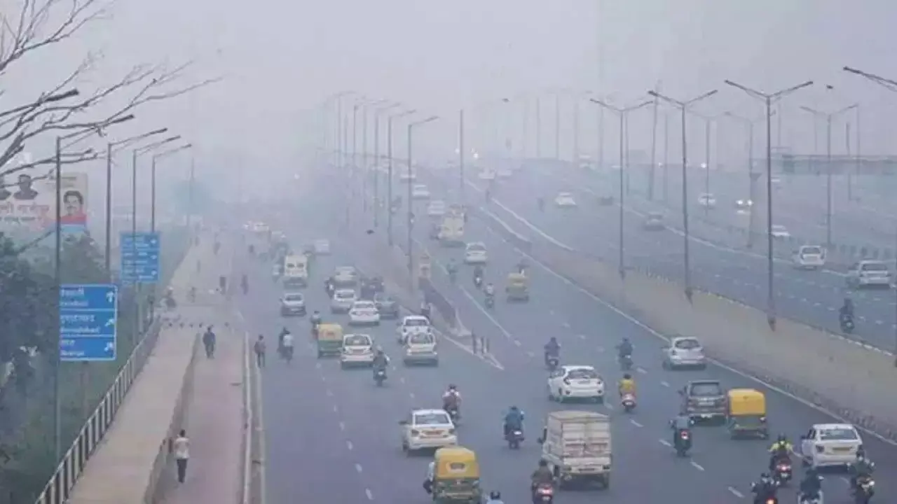 दिल्ली-एनसीआर में वायु प्रदूषण खतरनाक स्तर पर, दिवाली से पहले ही गाजियाबाद- नोएडा का बुरा हाल